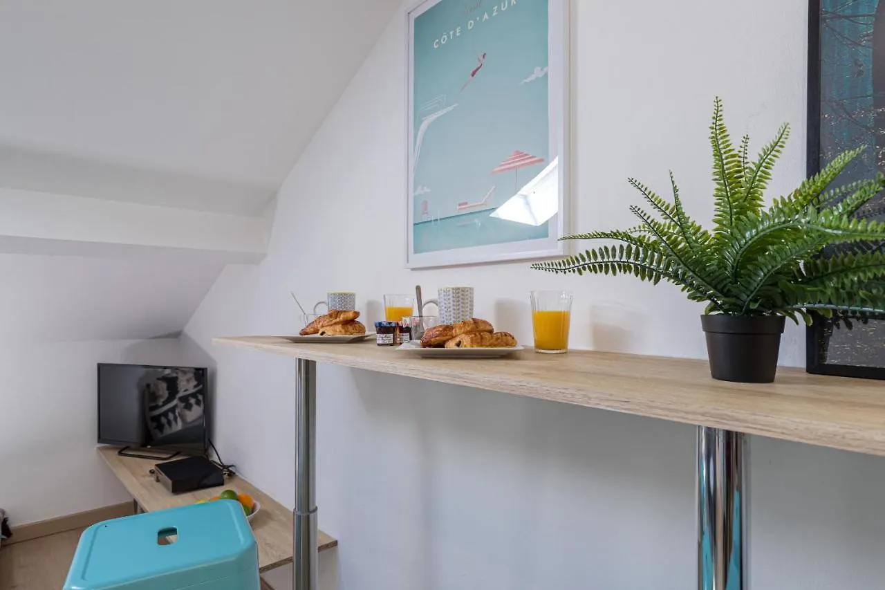 Apartment 7 Deloye - Charmant 2 Pieces Renove - Dernier Etage - Clim Nice France