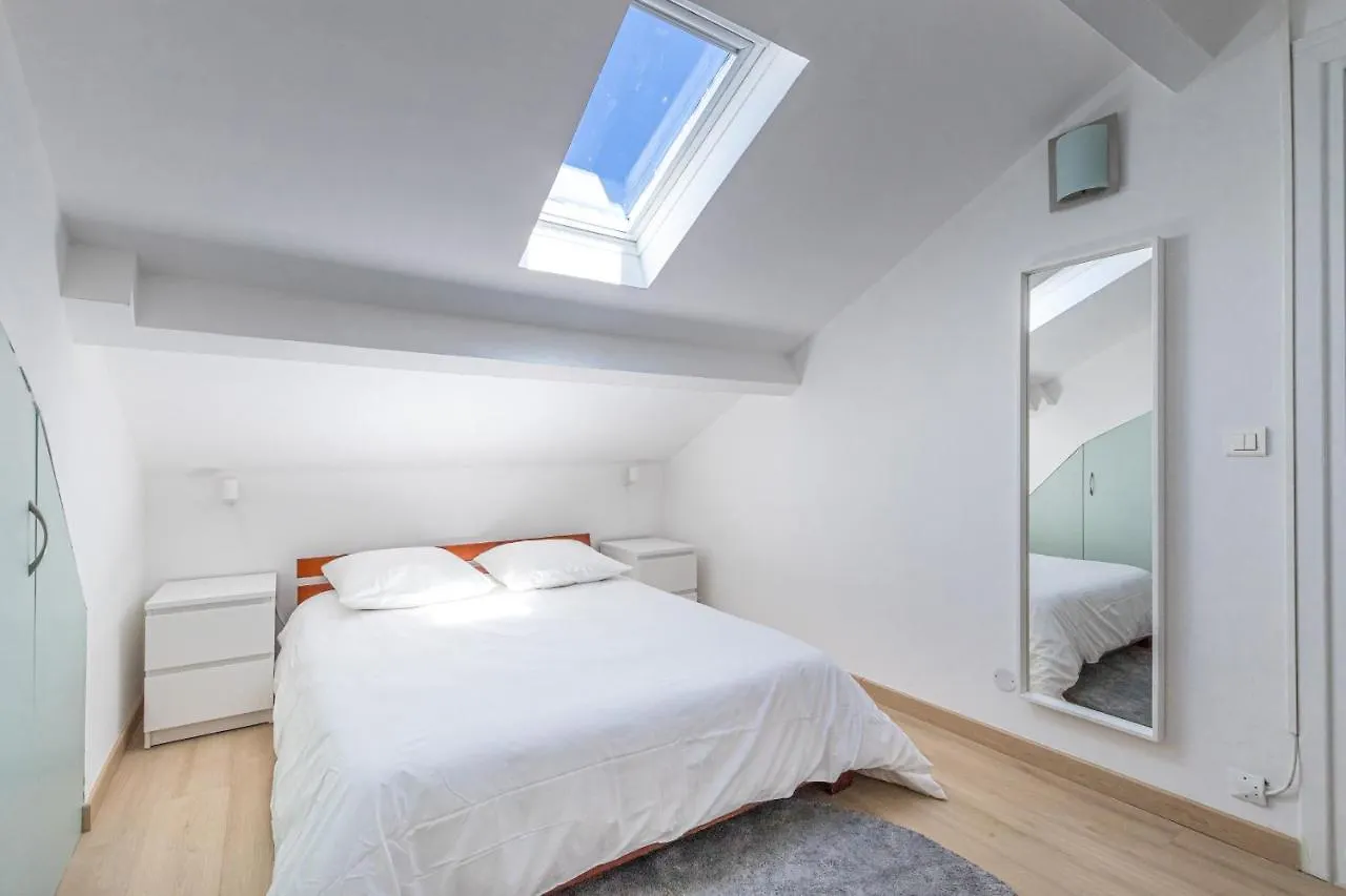 7 Deloye - Charmant 2 Pieces Renove - Dernier Etage - Clim Nice 0*,  France